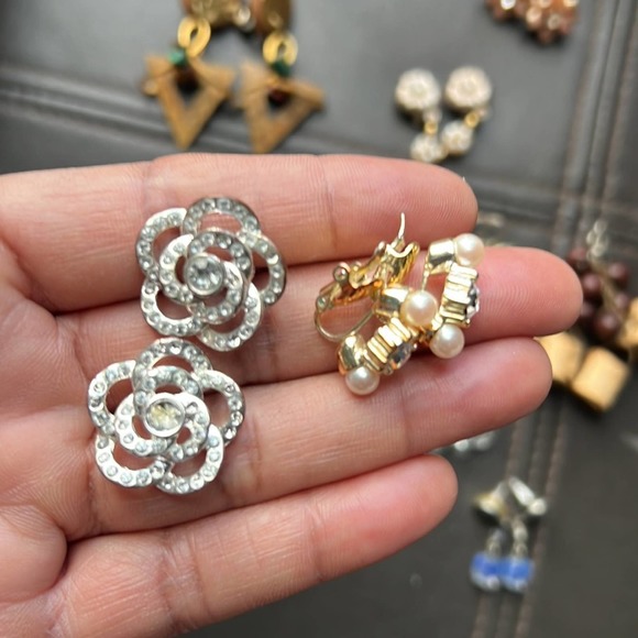 Earrings Lot | Clip Ons and Pierced Earrings Crafting Vintage - Picture 6 of 7